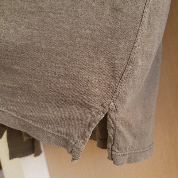 Distressed Fitted Long Sleeve blouse - Picture 7 of 7